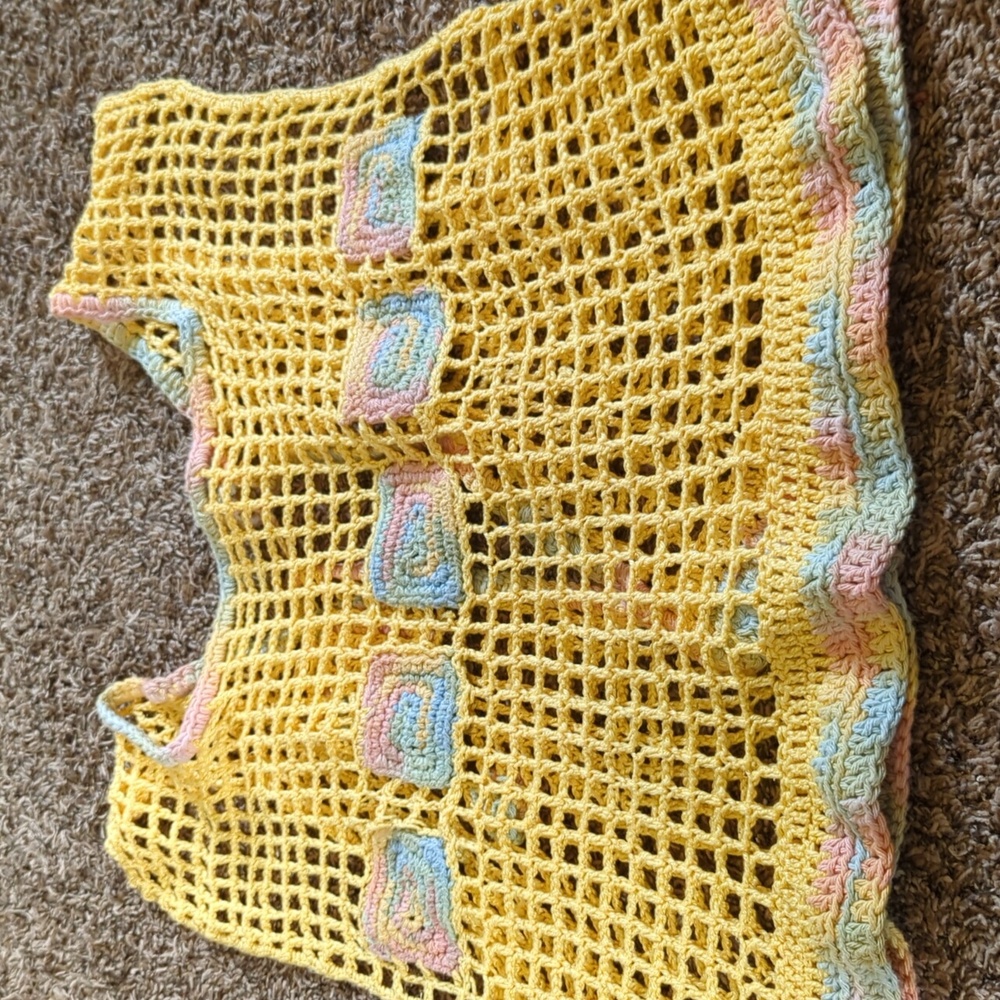 Vintage hand crochet vest - Picture 3 of 4